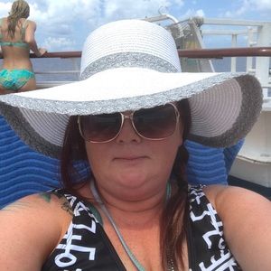 Meet your Posher, Karla